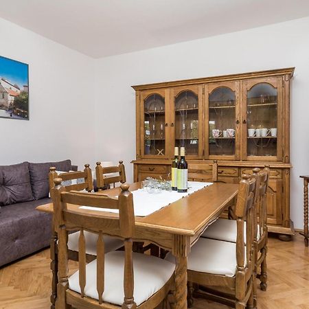 2 Bedroom Awesome Apartment In Pag باغ المظهر الخارجي الصورة