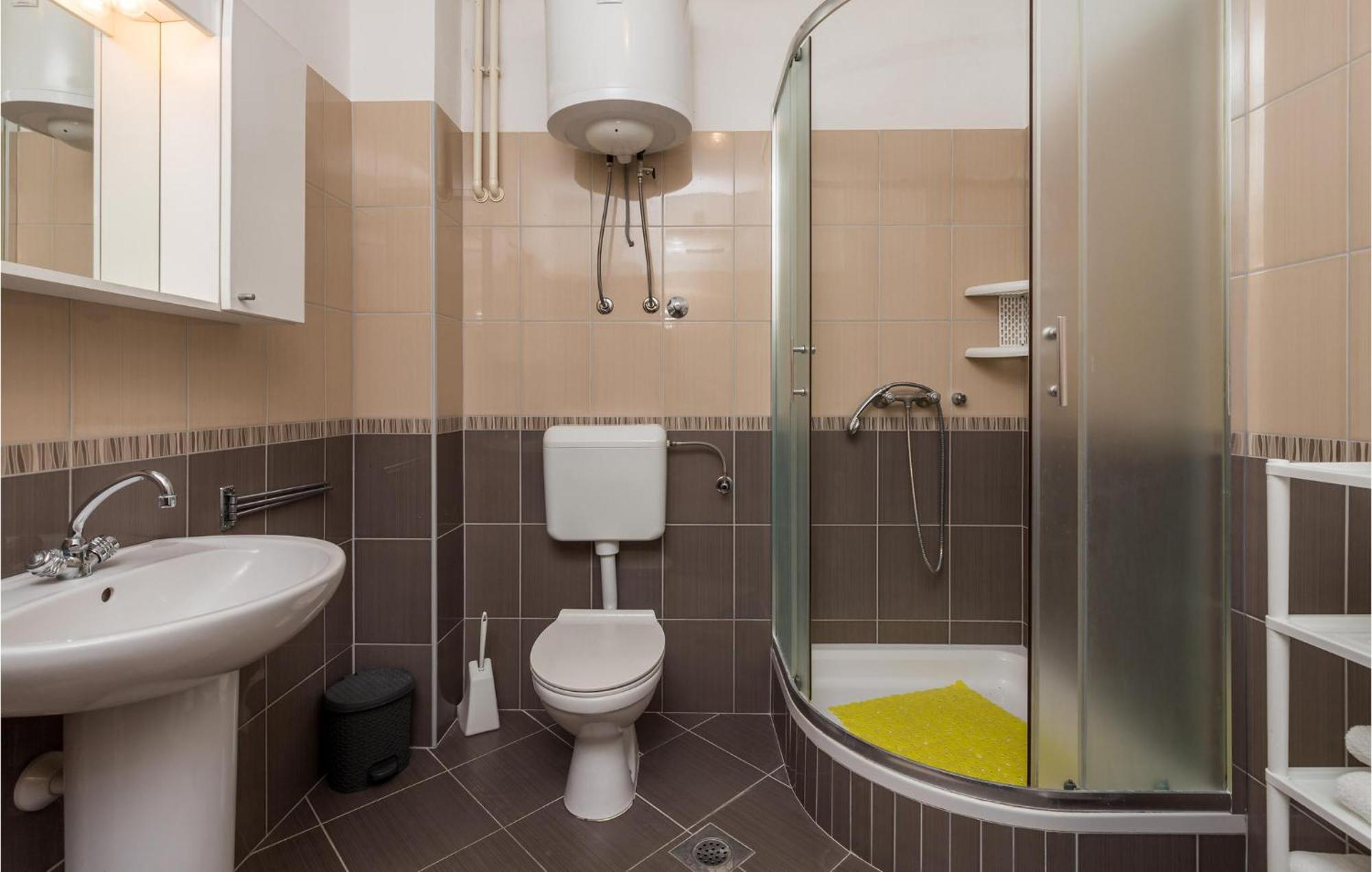 2 Bedroom Awesome Apartment In Pag باغ المظهر الخارجي الصورة