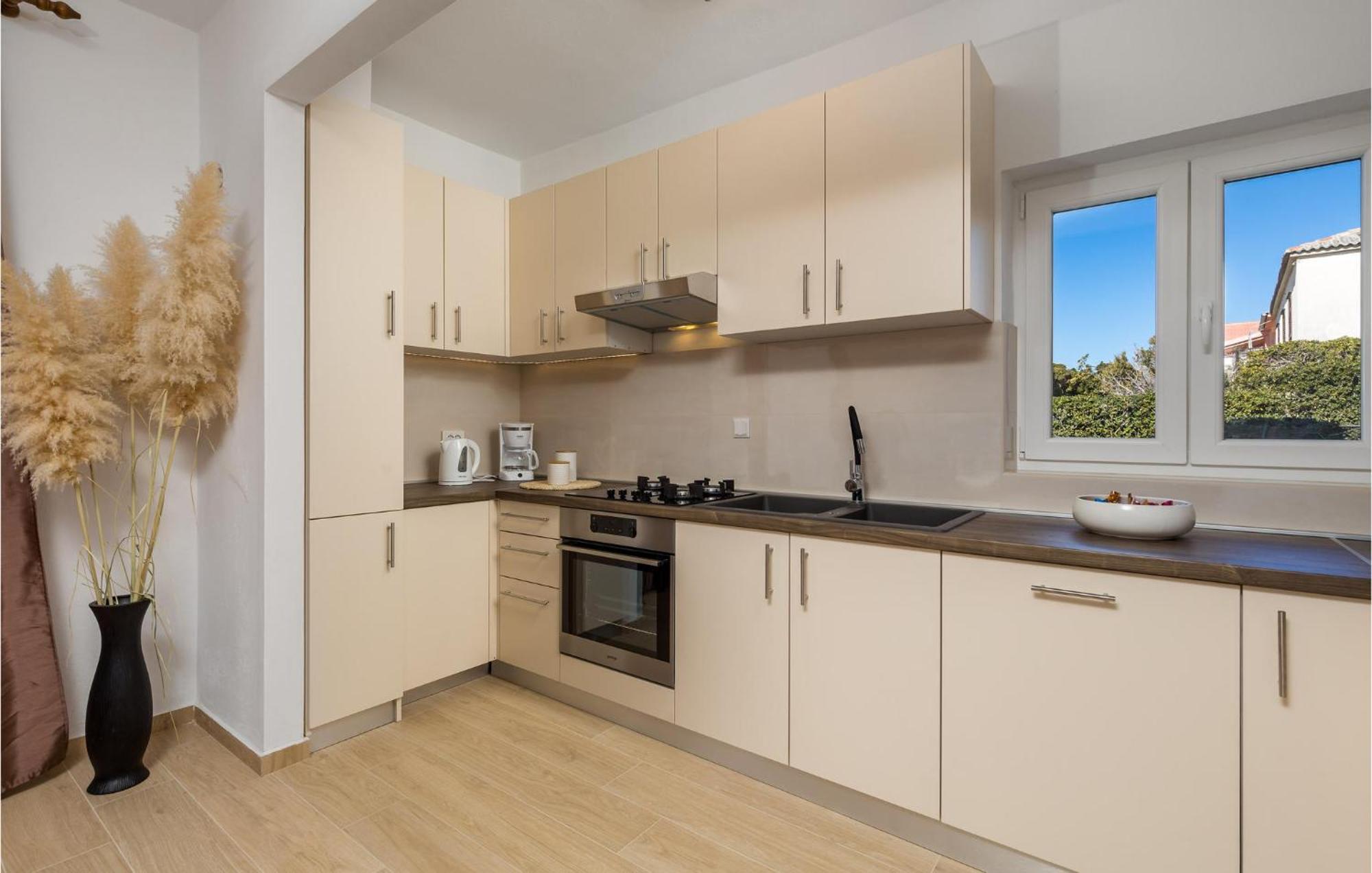 2 Bedroom Awesome Apartment In Pag باغ المظهر الخارجي الصورة